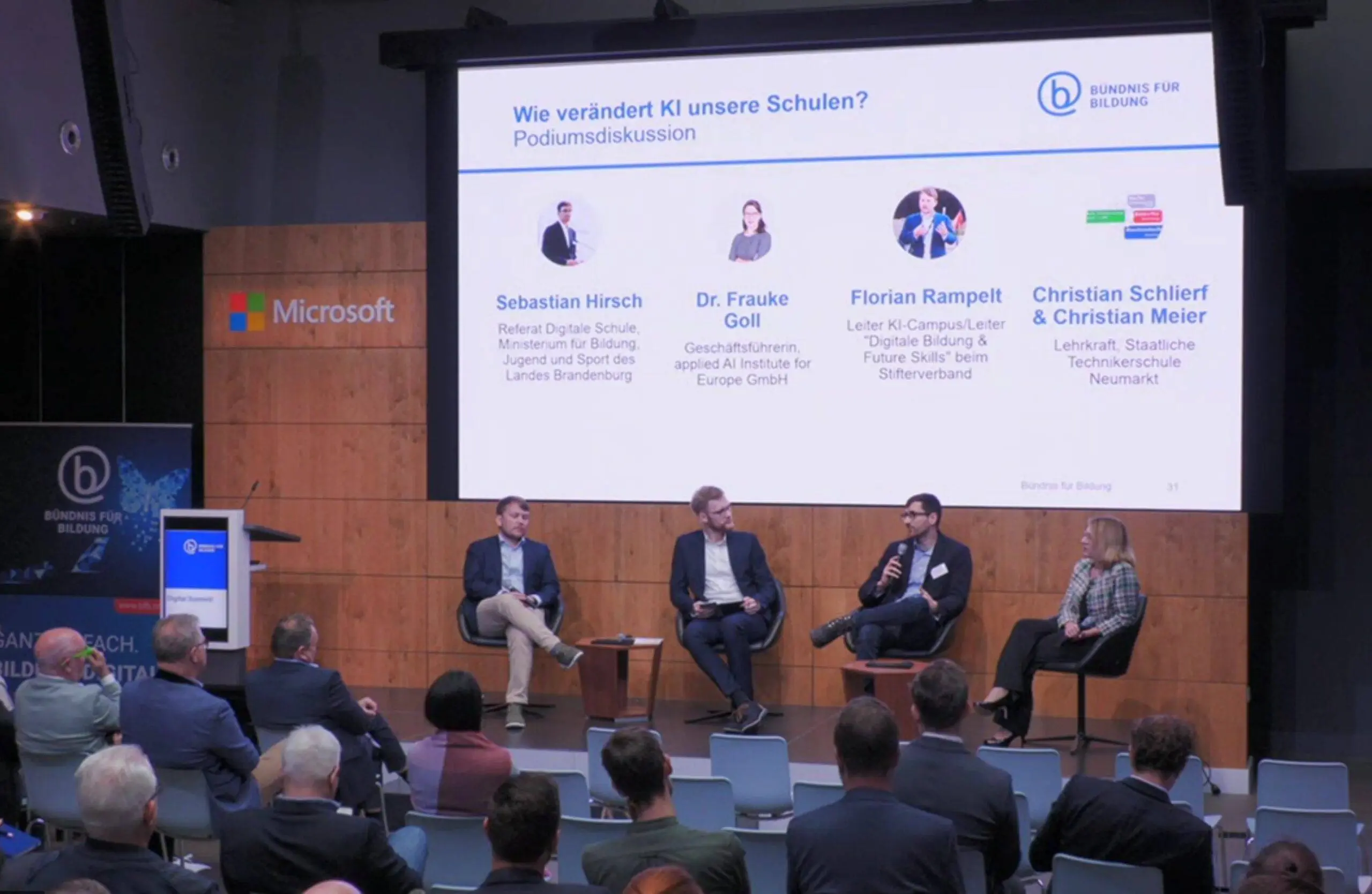 Technikerschule Neumarkt zu Gast bei der Podiumsdiskussion des „Bündniss für Bildung“ beim Digital Summit 2023
