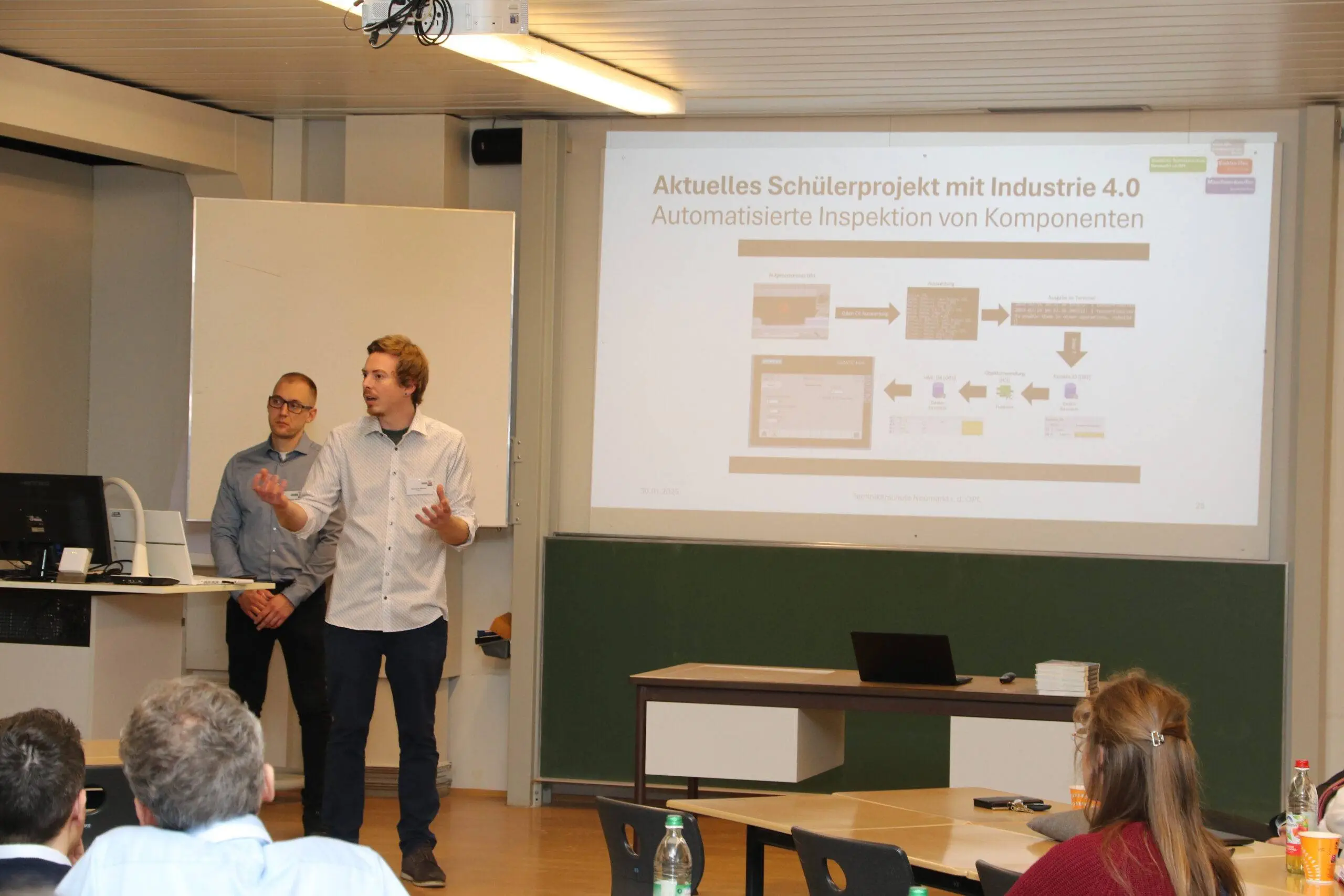 Erfolgreicher Erfahrungsaustausch zur Angewandten Künstlichen Intelligenz an der Technikerschule Neumarkt