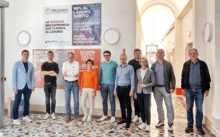Lehrkräfte der Technikerschule Neumarkt und des IST Meccatronico beim Besuch in Vicenza